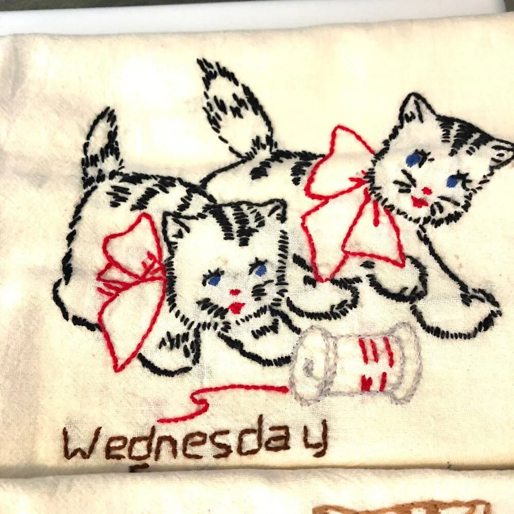 7 Vint 1970 Hand Embroidered Dish Tea Towels Kitten Cats Chores 7 Days Of Week